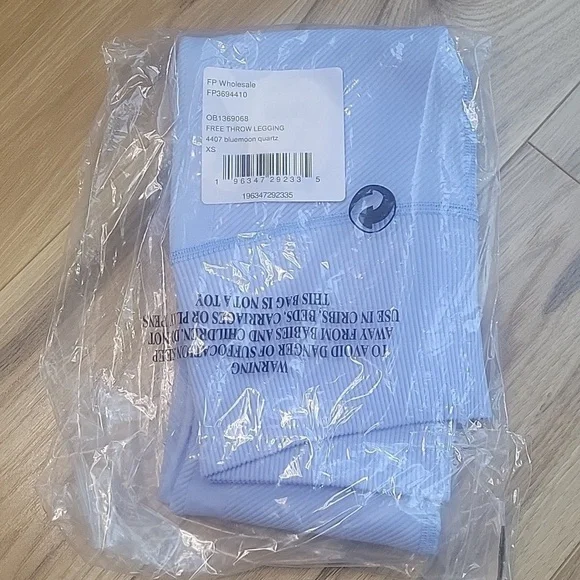 Free People Movement Free Throw Leggings in Bluemoon Quartz-XS - Picture 9 of 11